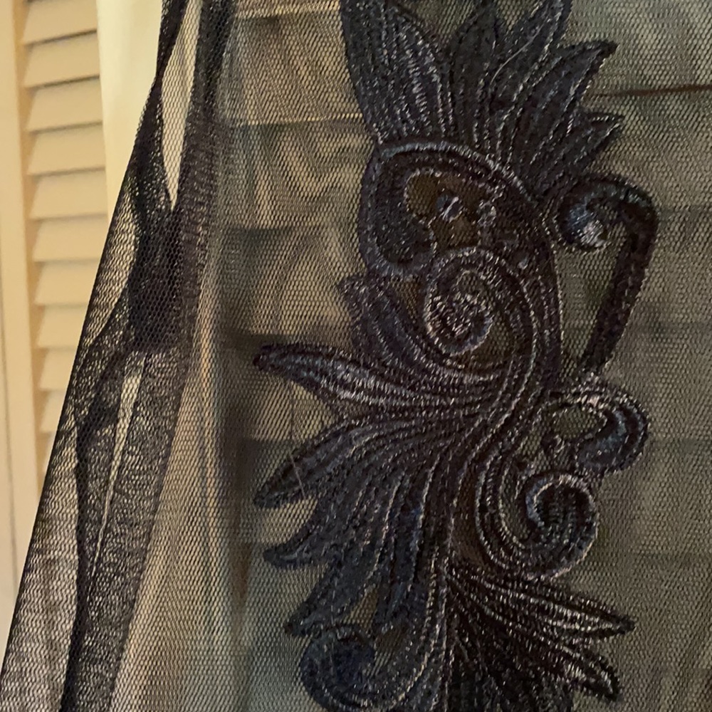 Sheer tunic - Picture 3 of 8